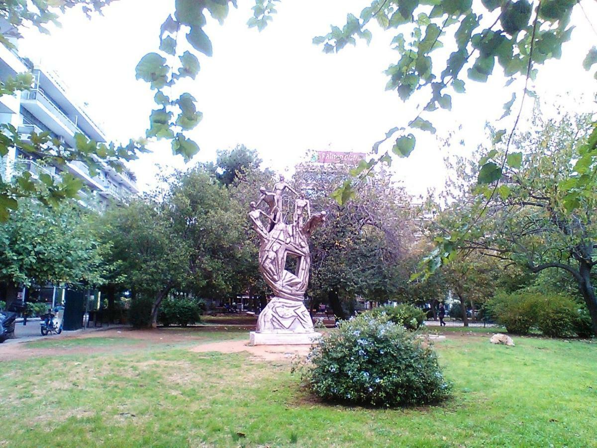 Tranquil Central Apt, Behind Athens Caravel Area Екстериор снимка