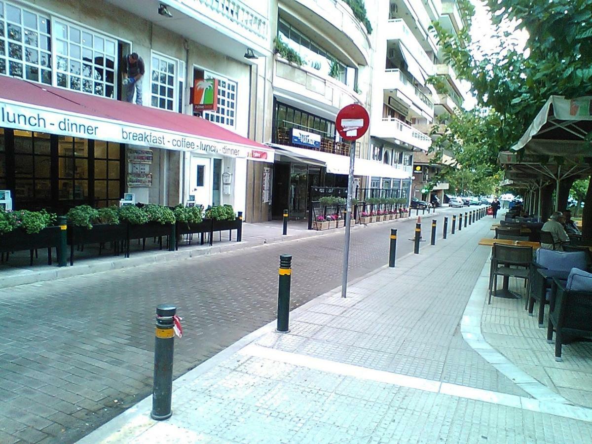 Tranquil Central Apt, Behind Athens Caravel Area Екстериор снимка
