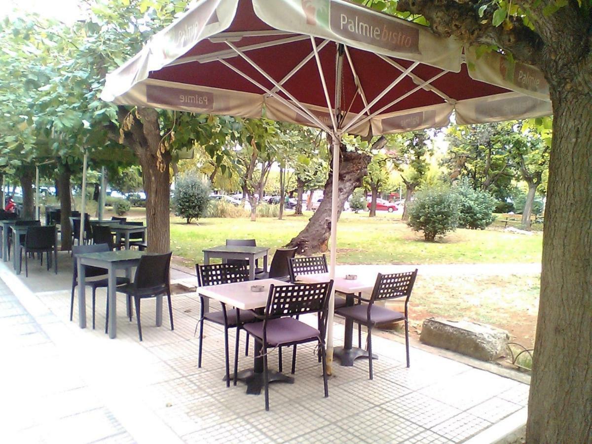 Tranquil Central Apt, Behind Athens Caravel Area Екстериор снимка