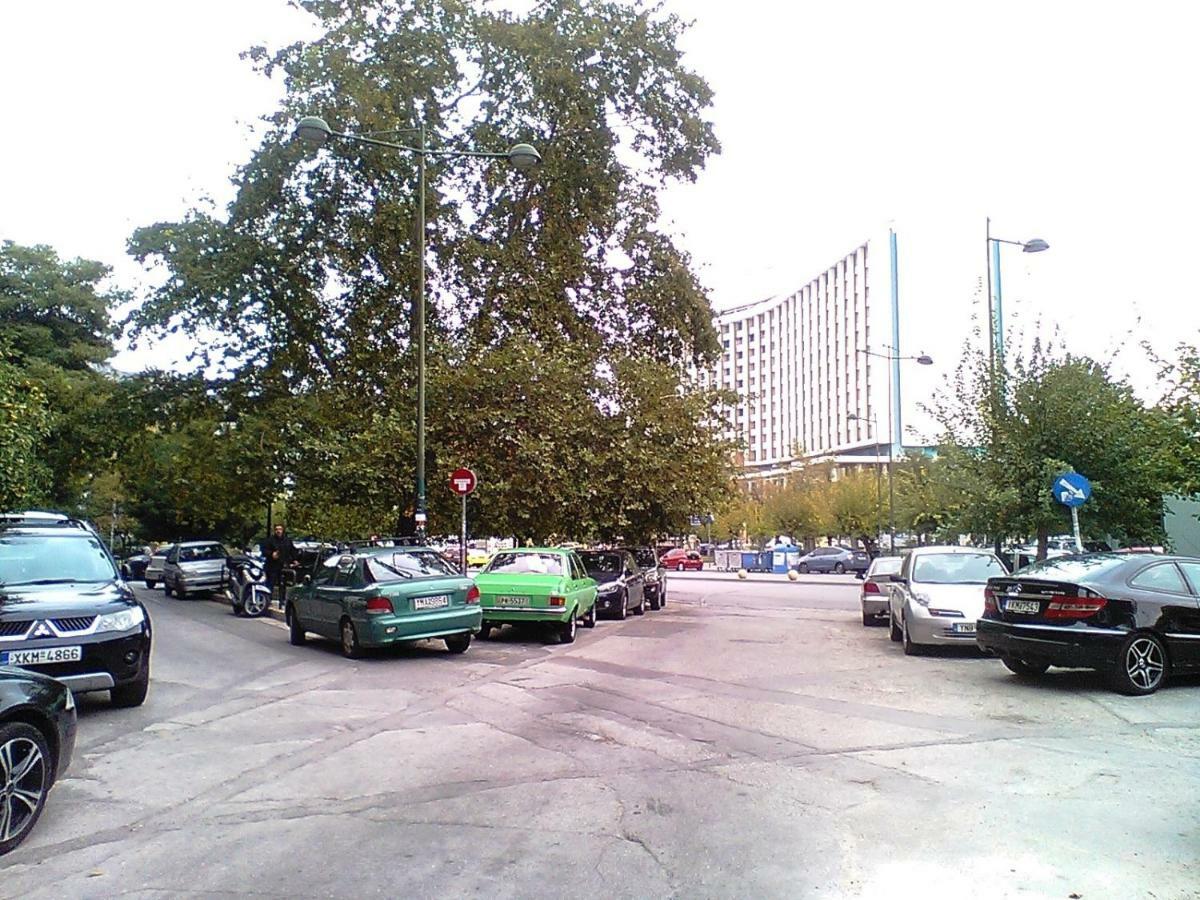 Tranquil Central Apt, Behind Athens Caravel Area Екстериор снимка