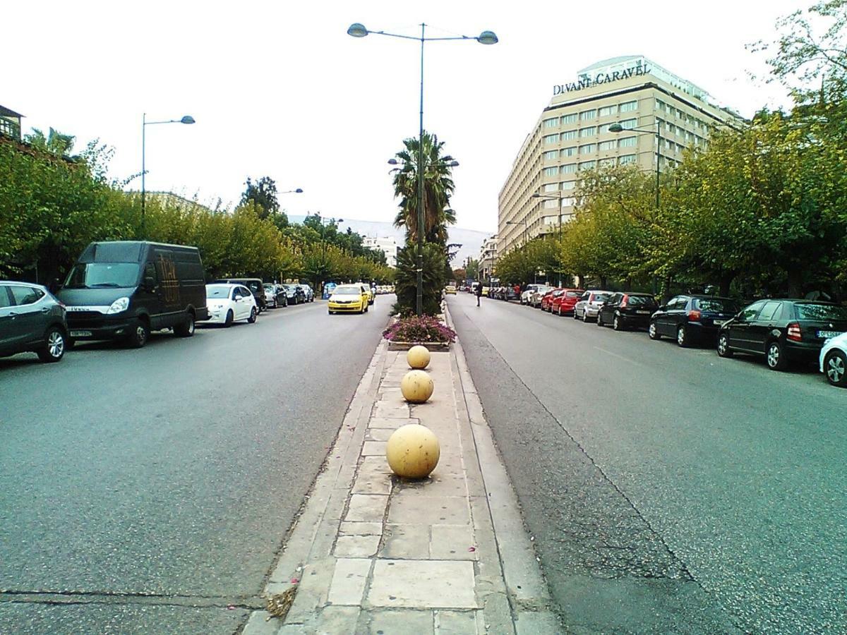Tranquil Central Apt, Behind Athens Caravel Area Екстериор снимка